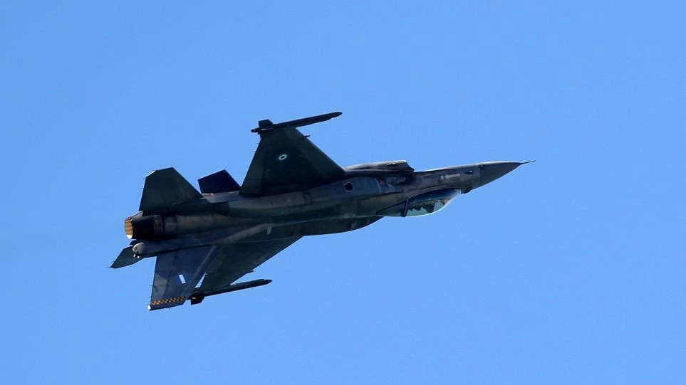 Φωτογραφίες: Οι εντυπωσιακές πτήσεις των F-16 στη Θεσσαλονίκη